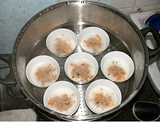 Bánh Bèo Mặn (Salty Thin Cakes Made From Duckweed-Shaped Sweet Rice)